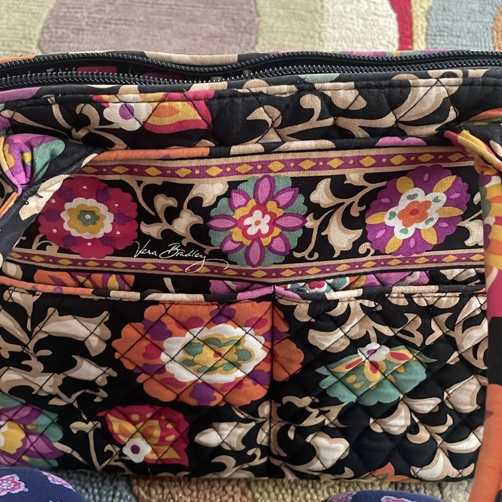 Vera Bradley Handbag. Very good condition.